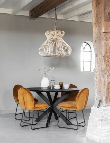 Dining table Shape round black + Chair Bouton + Haning lamp Fungo_Sfeer