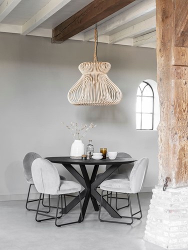 BT 611104 Dining table Shape + ML 749691 / ML 749693 Chair Bouton + ML 521817 Hanging lamp Fungo_Sfeer