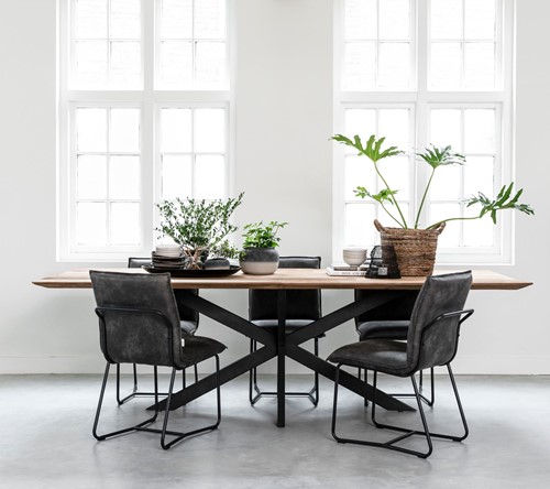 Curves dining table - RI 200013 Side chair Delaware_Sfeer 1