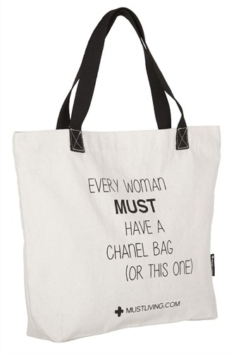 MUST Living shopper "Chanel Bag"