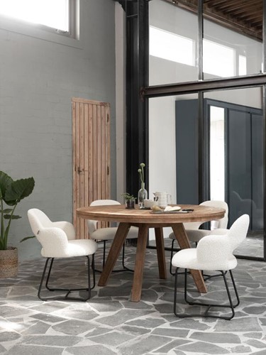 CL 583770 Tradition dining table-ML 749413 Vista arm chair Boucle natural