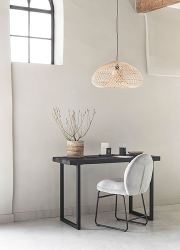 BT 438752 Writing desk Beam black + ML 749693 Side chair Bouton + ML 890804 Pendant lamp Cala Salada_Sfeer