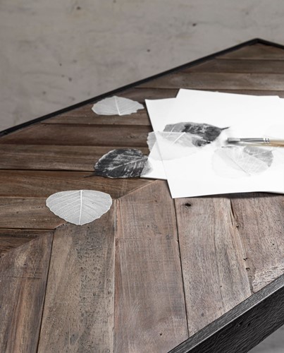 CC 206880 Writing desk detail_1