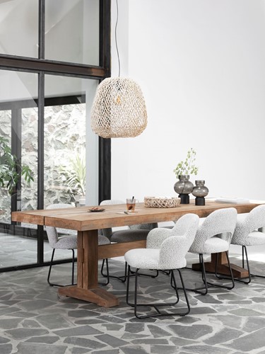 CL 582755 Borgo dining table-ML 749414 Vista arm chair Boucle light grey-ML Punta Rasa lamp