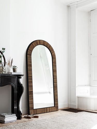 HI 301920 Standing mirror Slats_Sfeer