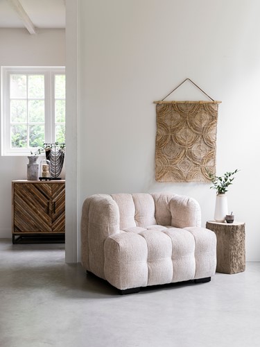 ML 749923 Lounge chair Mars - ML 890923 Wall Panel round & round - ML 325138 Side table Rocca - ML 351625 Dresser Budapest_Sfeer