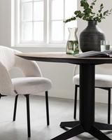 SO 250531 Dining table Soho | ML 749813 Side chair Arca_Sfeer 2