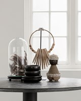 ML 886005 Coco Family Nia | ML 890914 Decorative wooden necklace | SO 251532 Dining table Soho_Sfeer