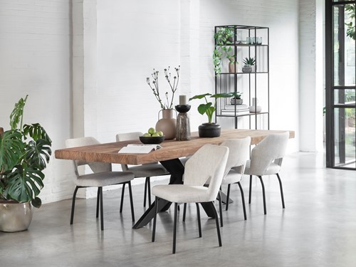MA 940134 Dining table Newton + ML 749415 Arm chair Vista_Sfeer 2