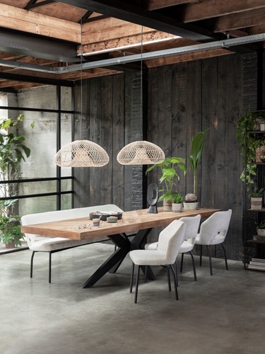 MA 940346 Dining table Einstein + ML 749415 Arm chair Vista + ML 749533 Bench Bloom + ML 890804 Pendan lamp Cala Salada_Sfeer
